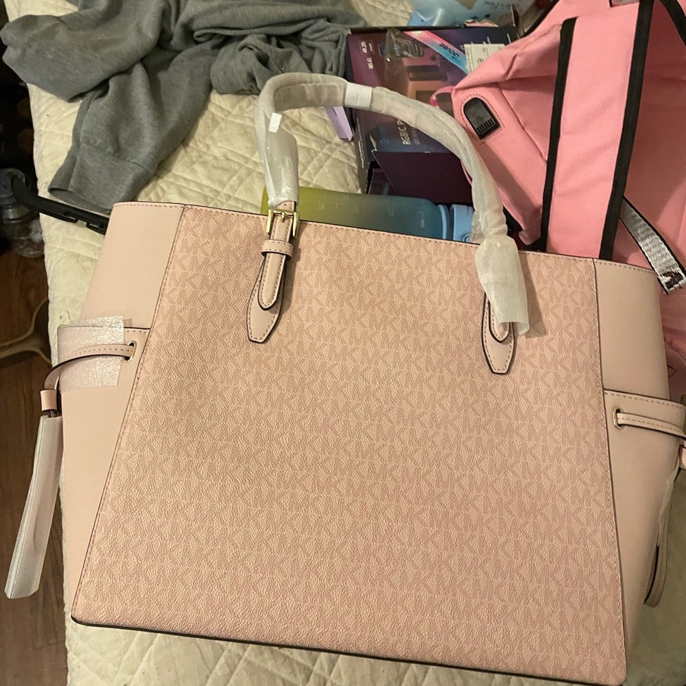 Micheal kors tote